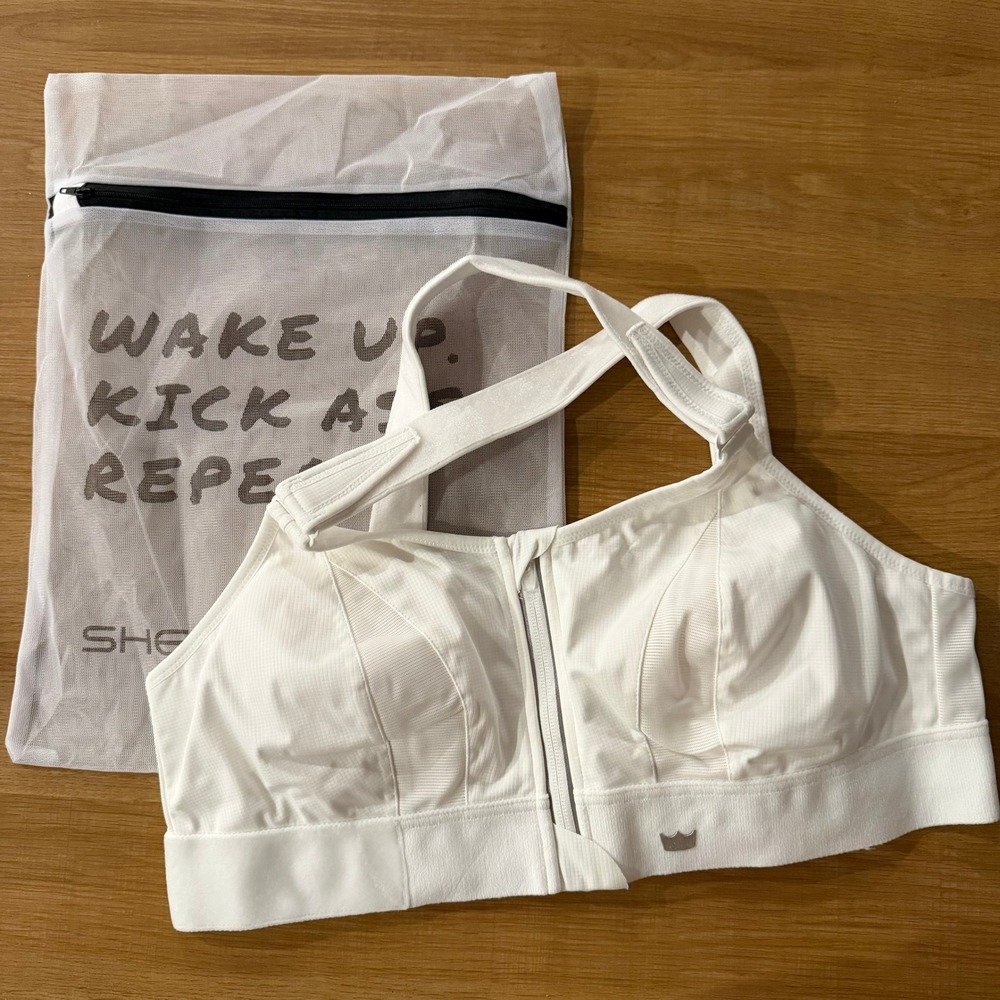 SHEFIT NWOT Ultimate Sports Bra White Size 1 Luxe High Impact Front Zip Wash Bag